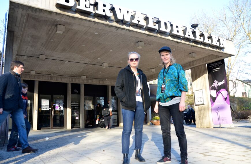 Sanna Sigborn Eriksson och Ebba Wigren i bandet Sallyswag. Foto: Desirée Widell