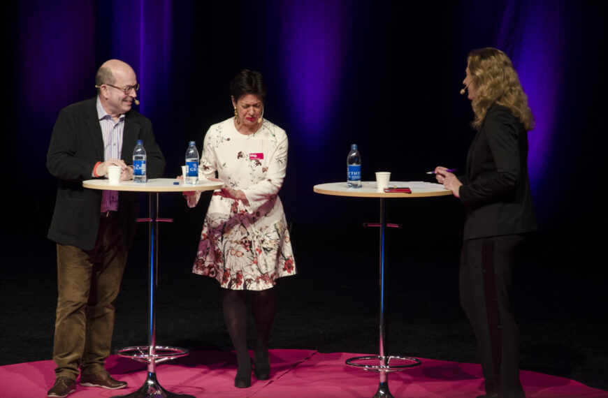 KRÖNIKA: Båten riskerar sjunka