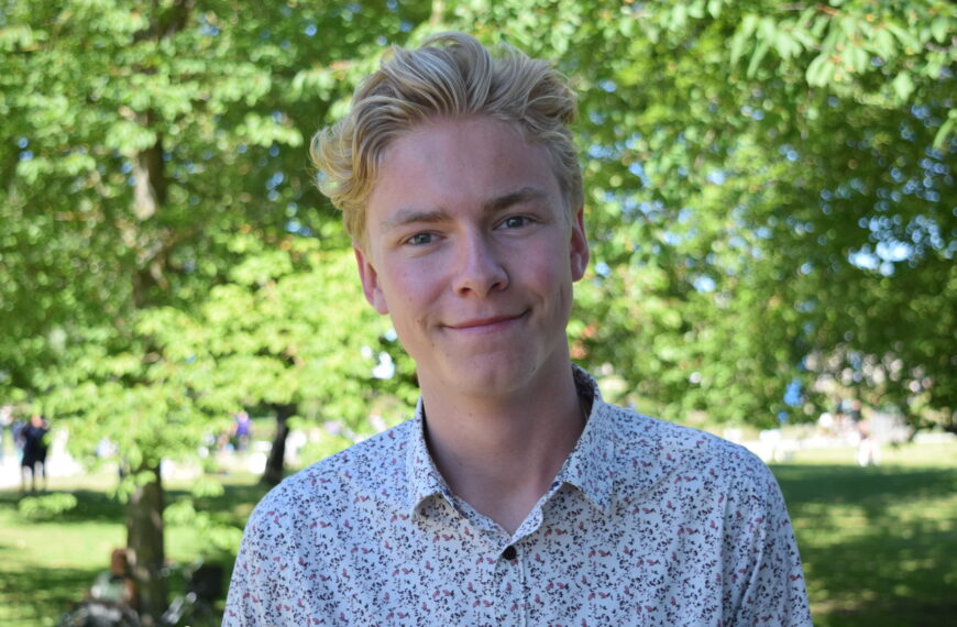 Miljö och klimatpolitik – Axel Hallberg (Grön Ungdom) intervjuas i podden Ung i Almedalen