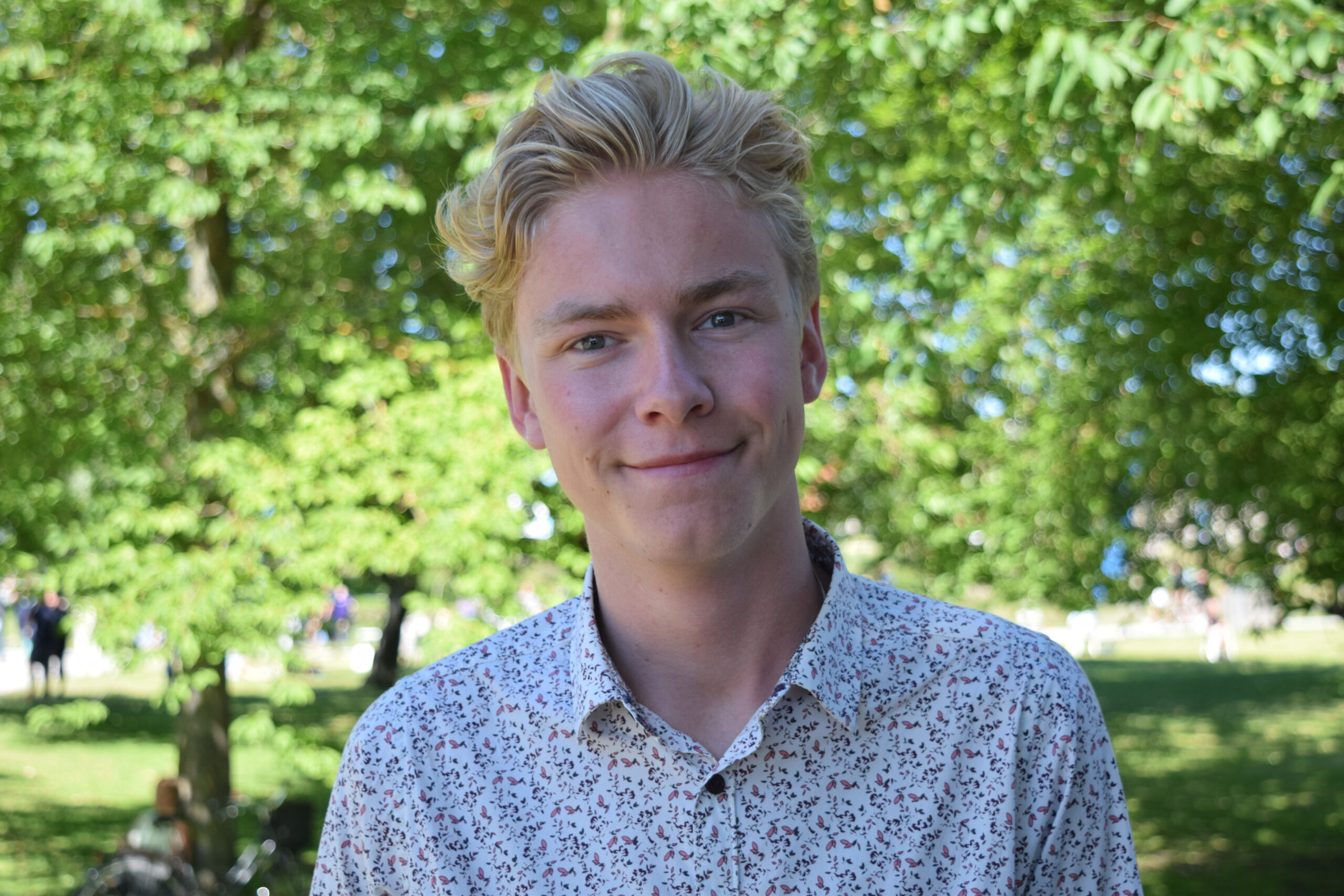 Miljö och klimatpolitik – Axel Hallberg (Grön Ungdom) intervjuas i podden Ung i Almedalen