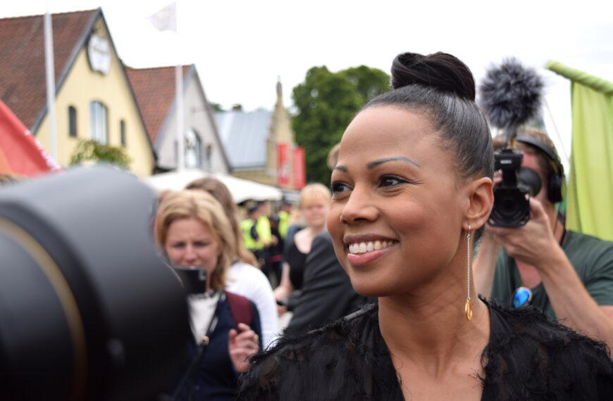 Står upp för allas lika värde