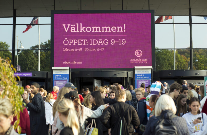 ”Skriv något kul då!”