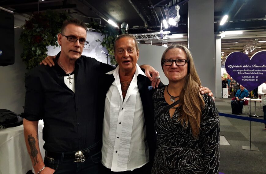 Bröllopsklockor ringer på bokmässan