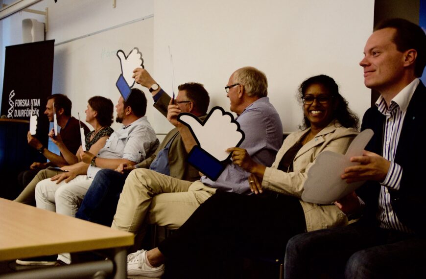 Vad tycker riksdagspartierna i djurskyddsfrågor?