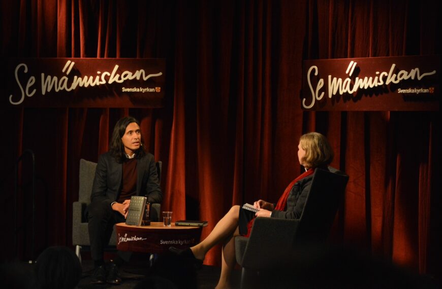 Jonas Hassen Khemiri omförhandlar papparollen