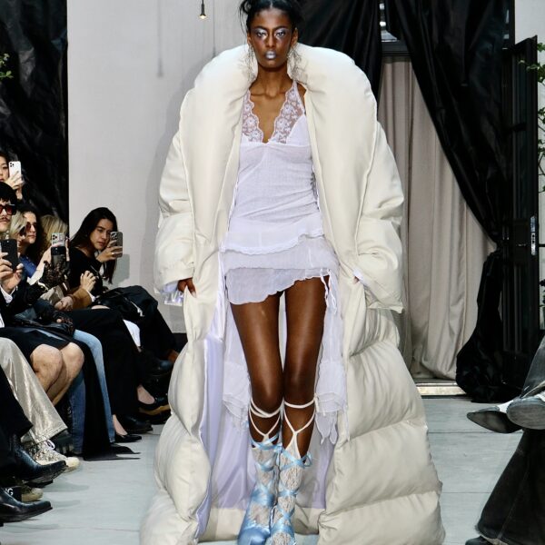 FAYETTE/NORLINGS konceptuella modeshow om vem man blir vid en depression kallad “PERSONALITIES OF THE DEPRESSED” presenterades på Stockholm Fashion Week 2025.