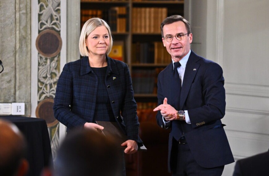Partiledarna möts i Riksdagen – Andersson och Kristersson i het ordväxling