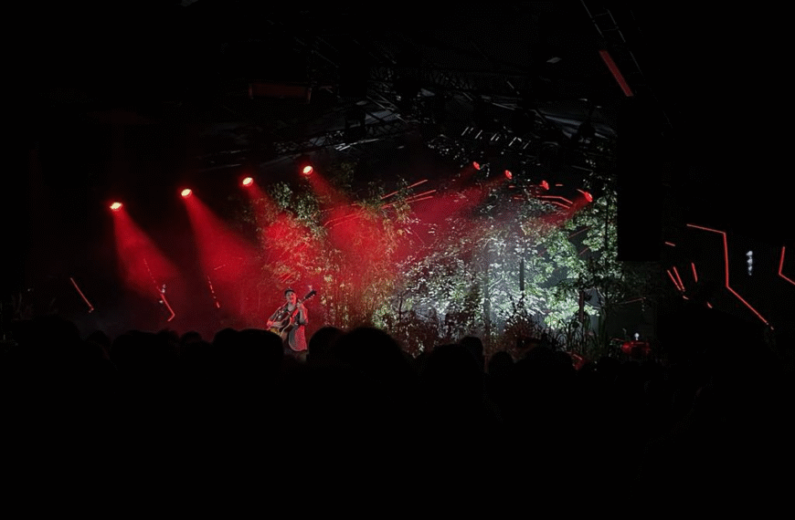 Recension: Creekbed Carter Hogan – En oas i festival kaoset