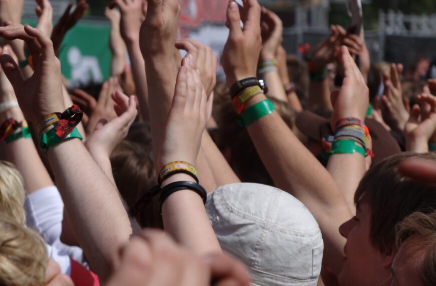 Därför rasar fans mot Sabrina Carpenter efter Coachella